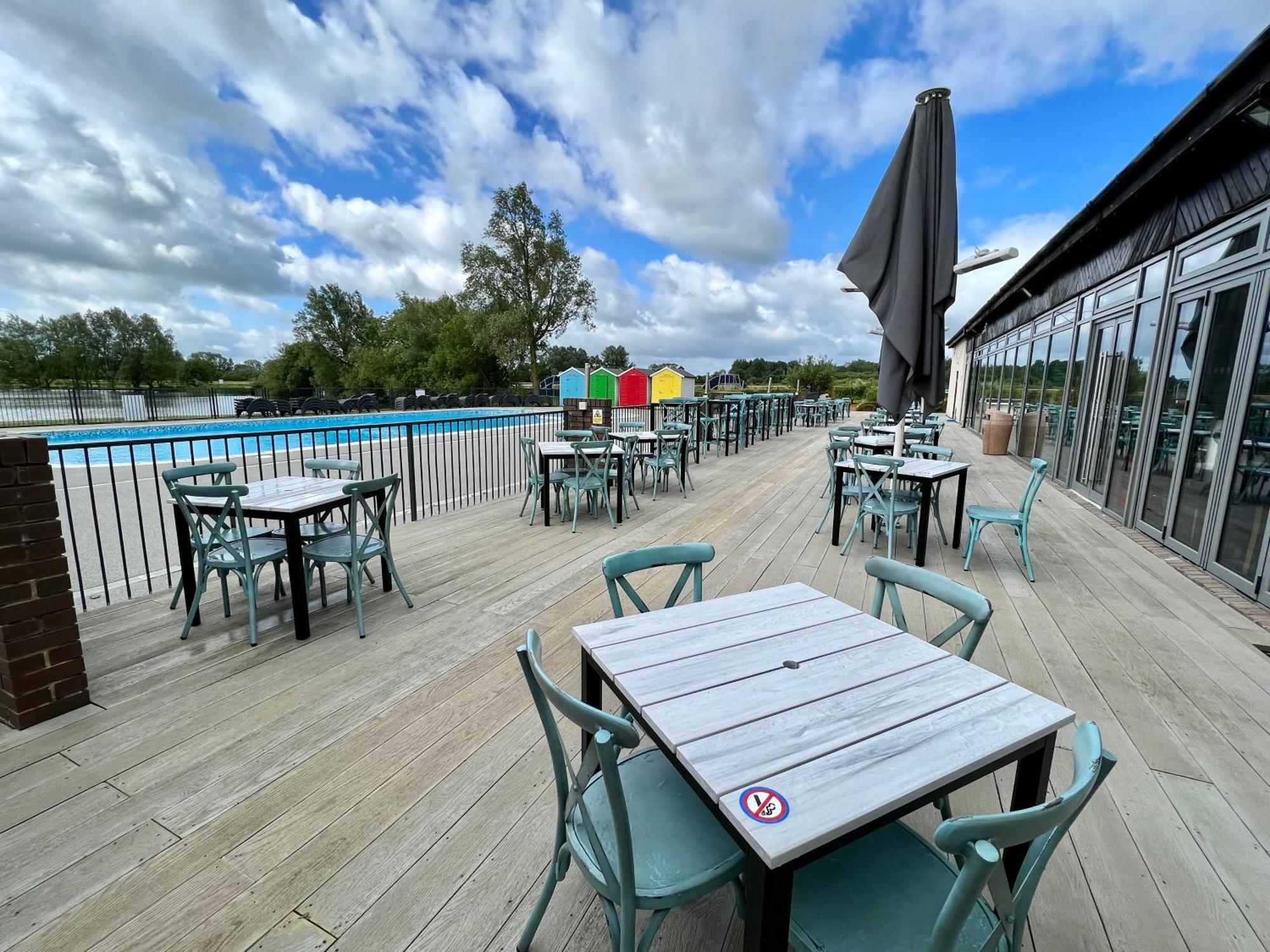 Villa Clearwater South Cerney Exterior foto