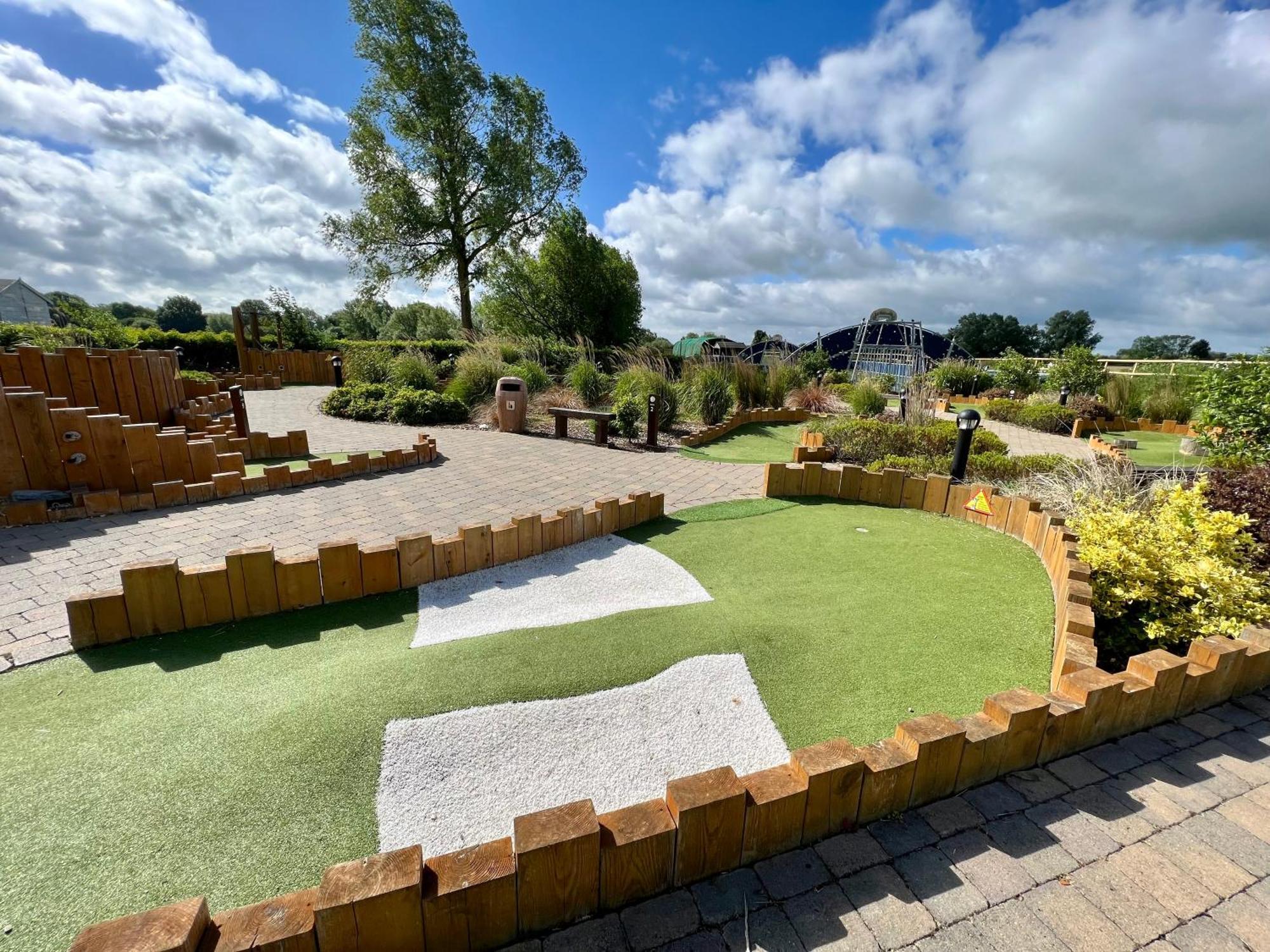 Villa Clearwater South Cerney Exterior foto